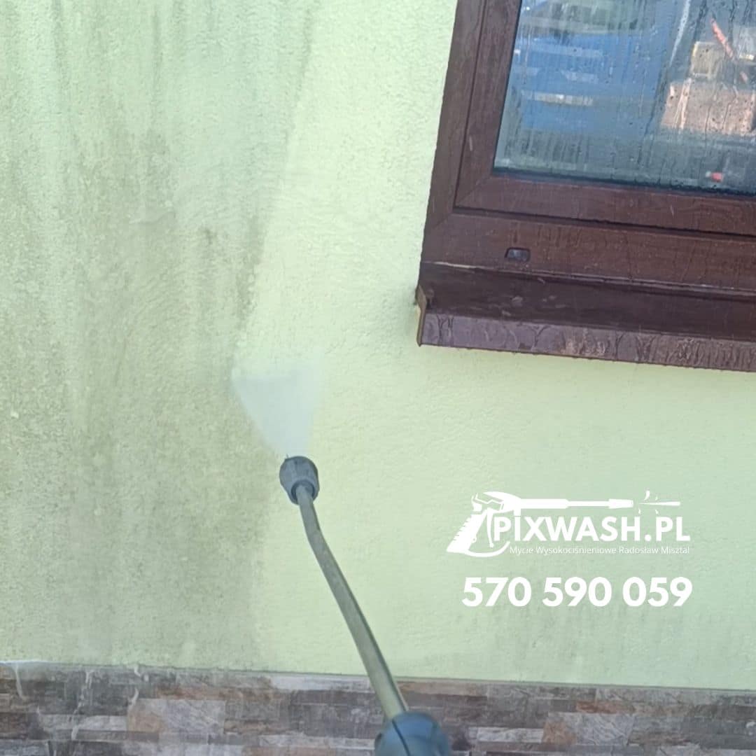 Jak naprawić dziurę w elewacji